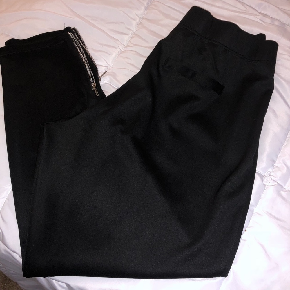 Plus black pant, zippered ankle